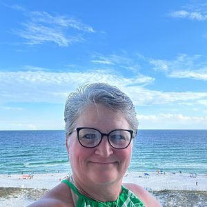 Meet your Posher, Carrie